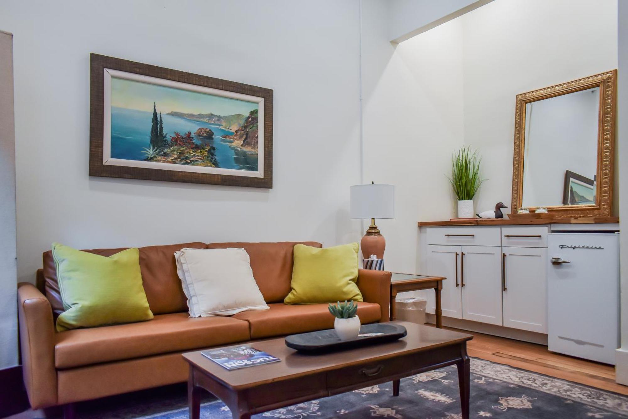 Warner Hotel Бисби Екстериор снимка